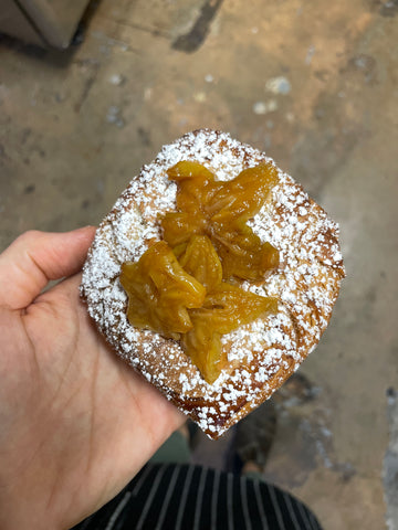 Danish: Carambola en Almíbar & Queso Fresco