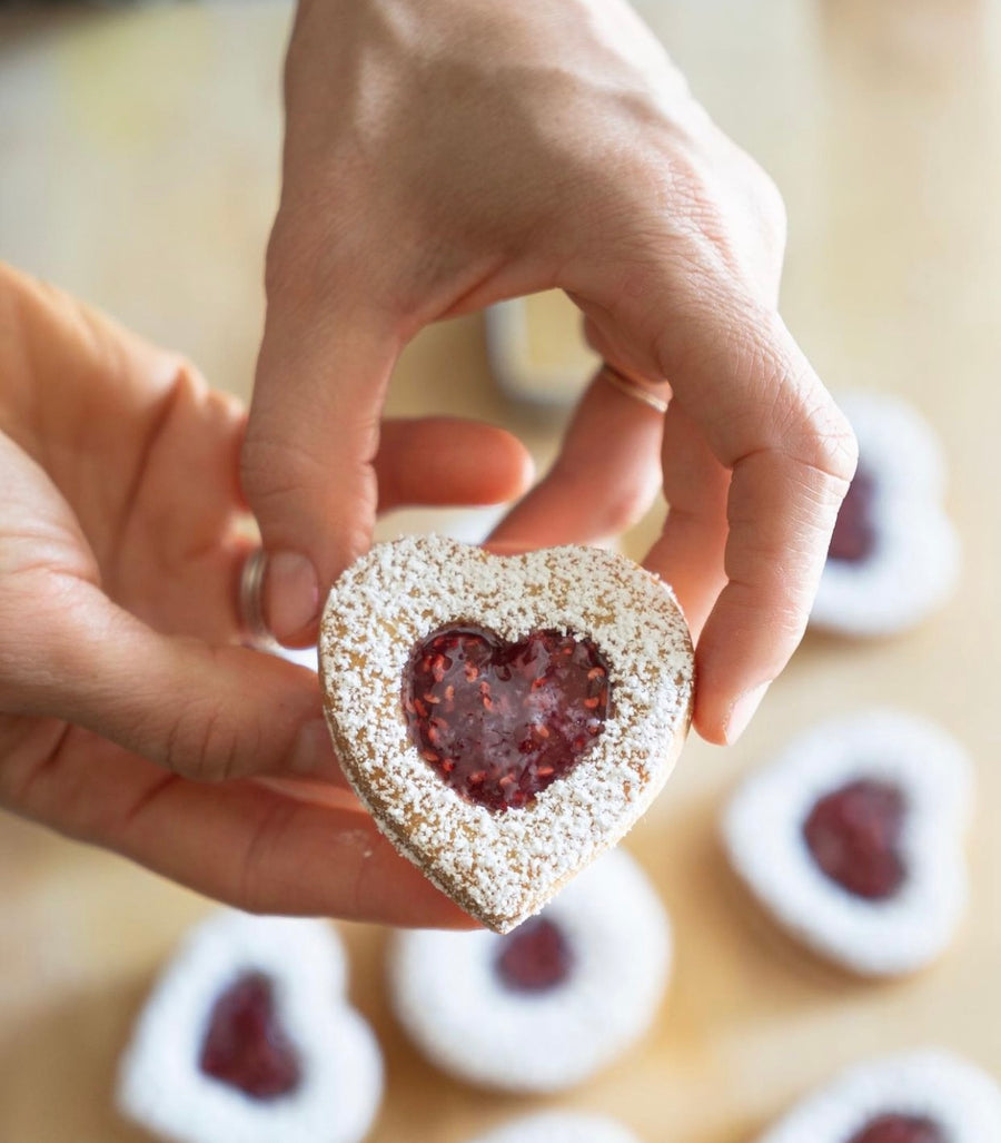 #Hazelnut Linzer Cookies with Berry Jam (4 piece)